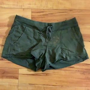 Olive sweatshorts